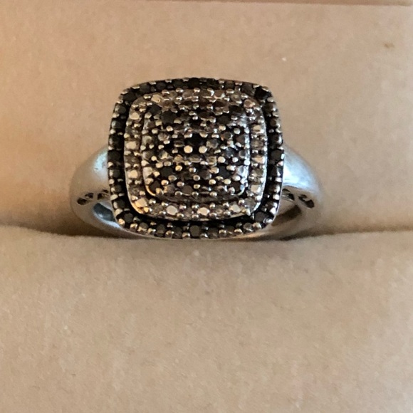 Sterling Silver Black & White Diamond Ring - Picture 3 of 7